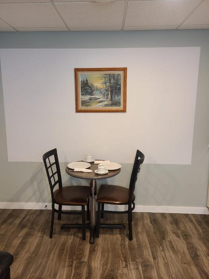 Winnipeg Peace Home Bagian luar foto