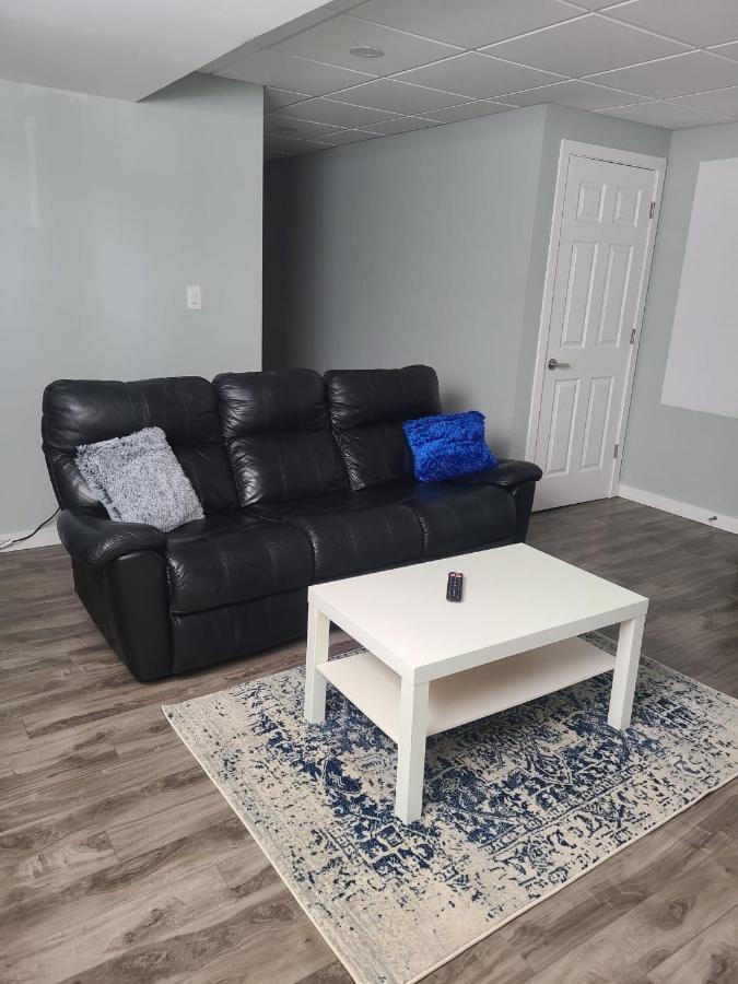 Winnipeg Peace Home Bagian luar foto